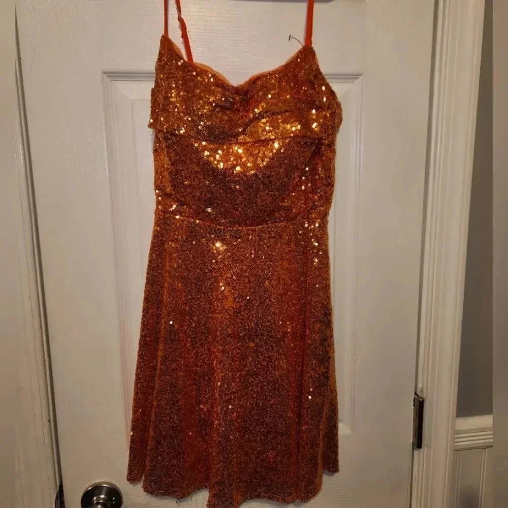 Junior Girl Size 2 Sequin Spahetti Strap Dress Like New